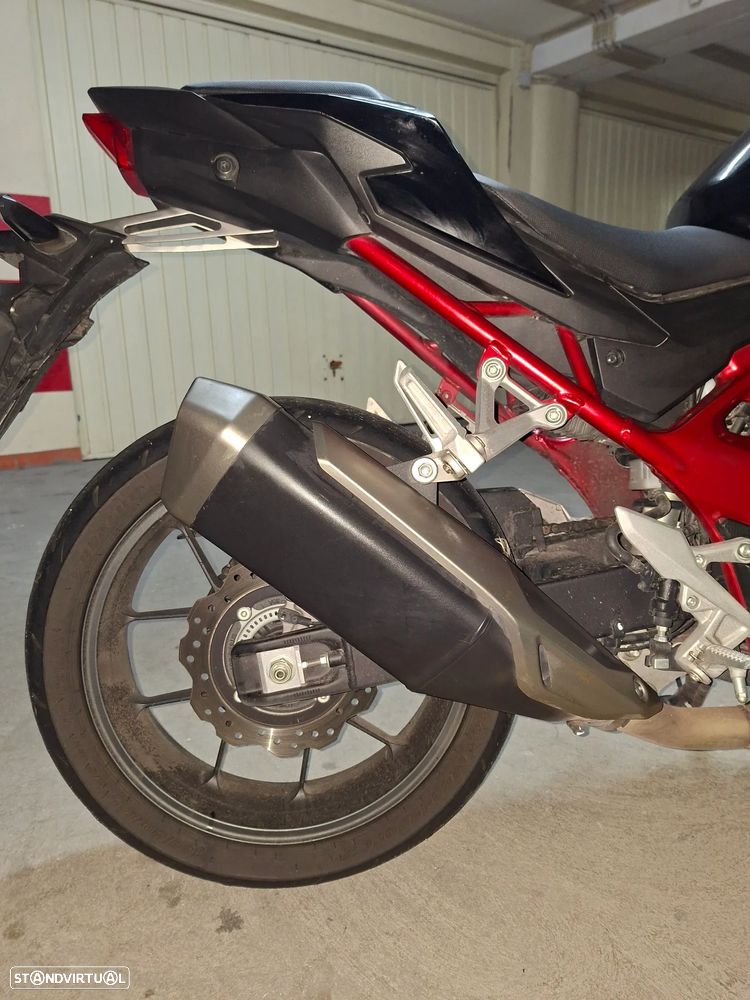 Honda Hornet CB750A - 7