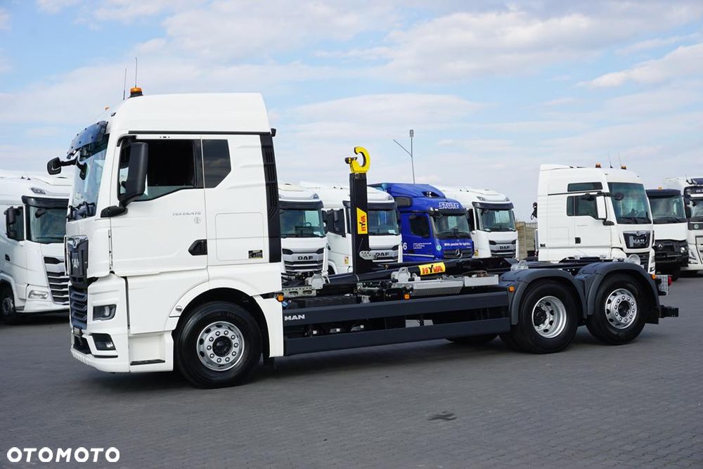 MAN TGX / 26.470 / E 6 / GM / HAKOWIEC HYVA / OŚ SKRĘTNA / RETARDER - 26