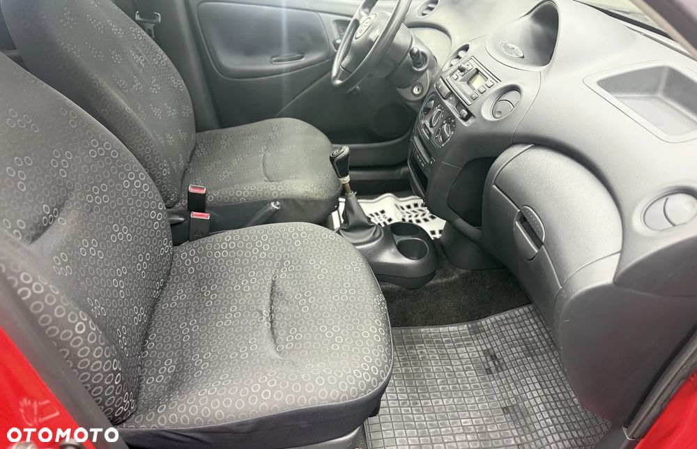 Toyota Yaris 1.0 Terra - 15