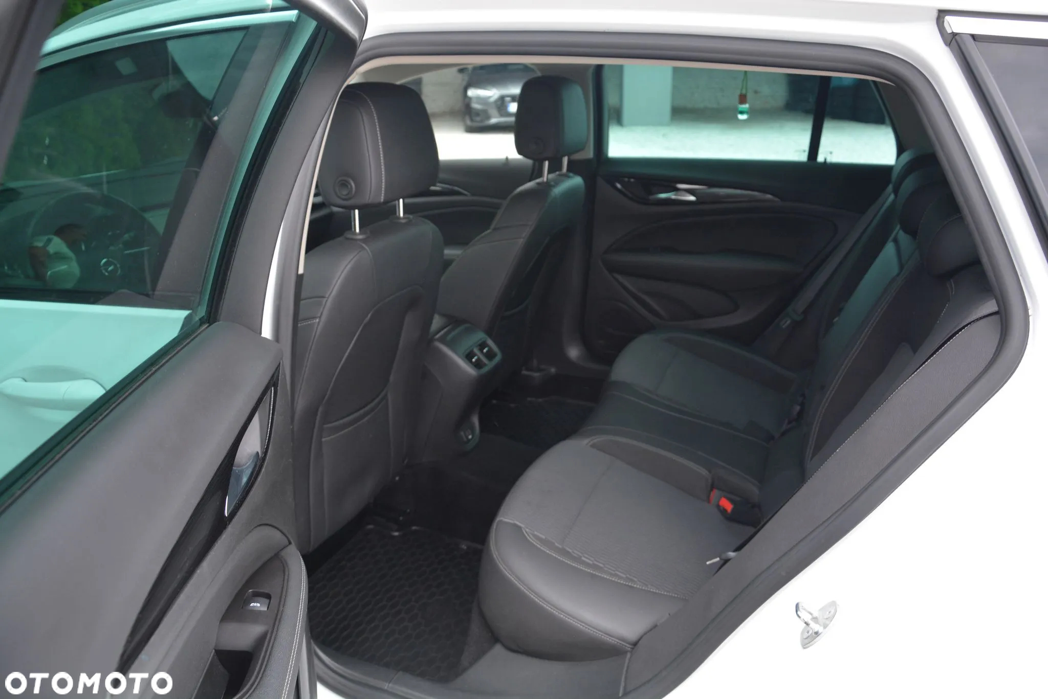 Opel Insignia CT 2.0 CDTI Exclusive S&S - 19
