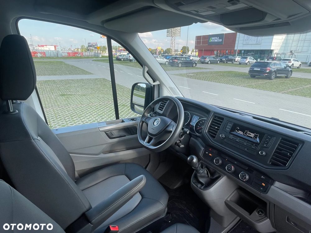 Volkswagen CRAFTER 35 MR 2,0 TDI FWD - 8