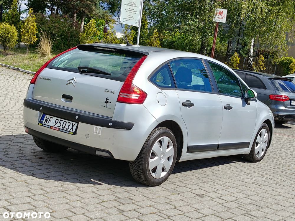 Citroën C4 1.4 16V Advance - 10