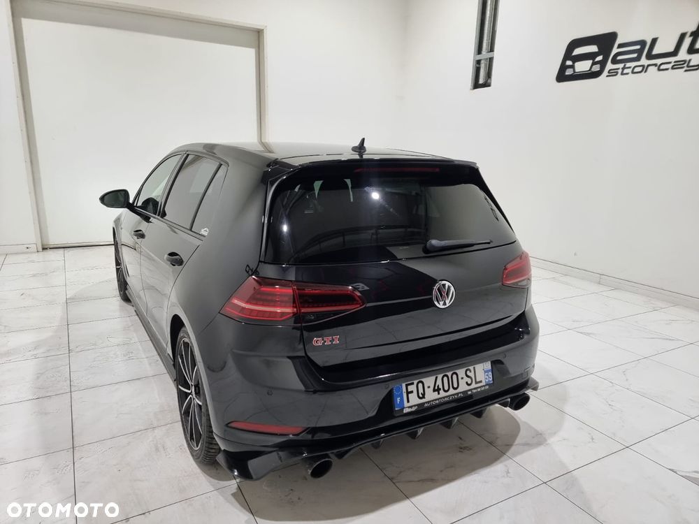 Volkswagen Golf - 8