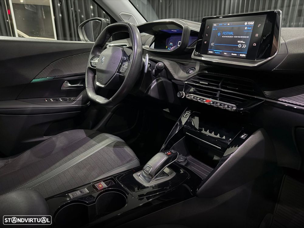 Peugeot 2008 1.5 BlueHDi Allure Pack EAT8 - 31