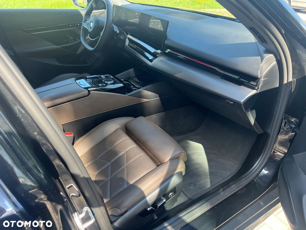 BMW Seria 5 530e PHEV - 9
