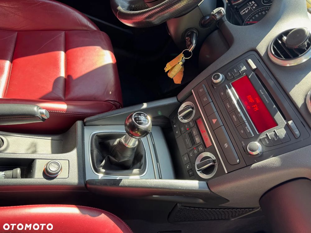 Audi A3 Sportback 2.0 TDI DPF quattro Attraction - 19