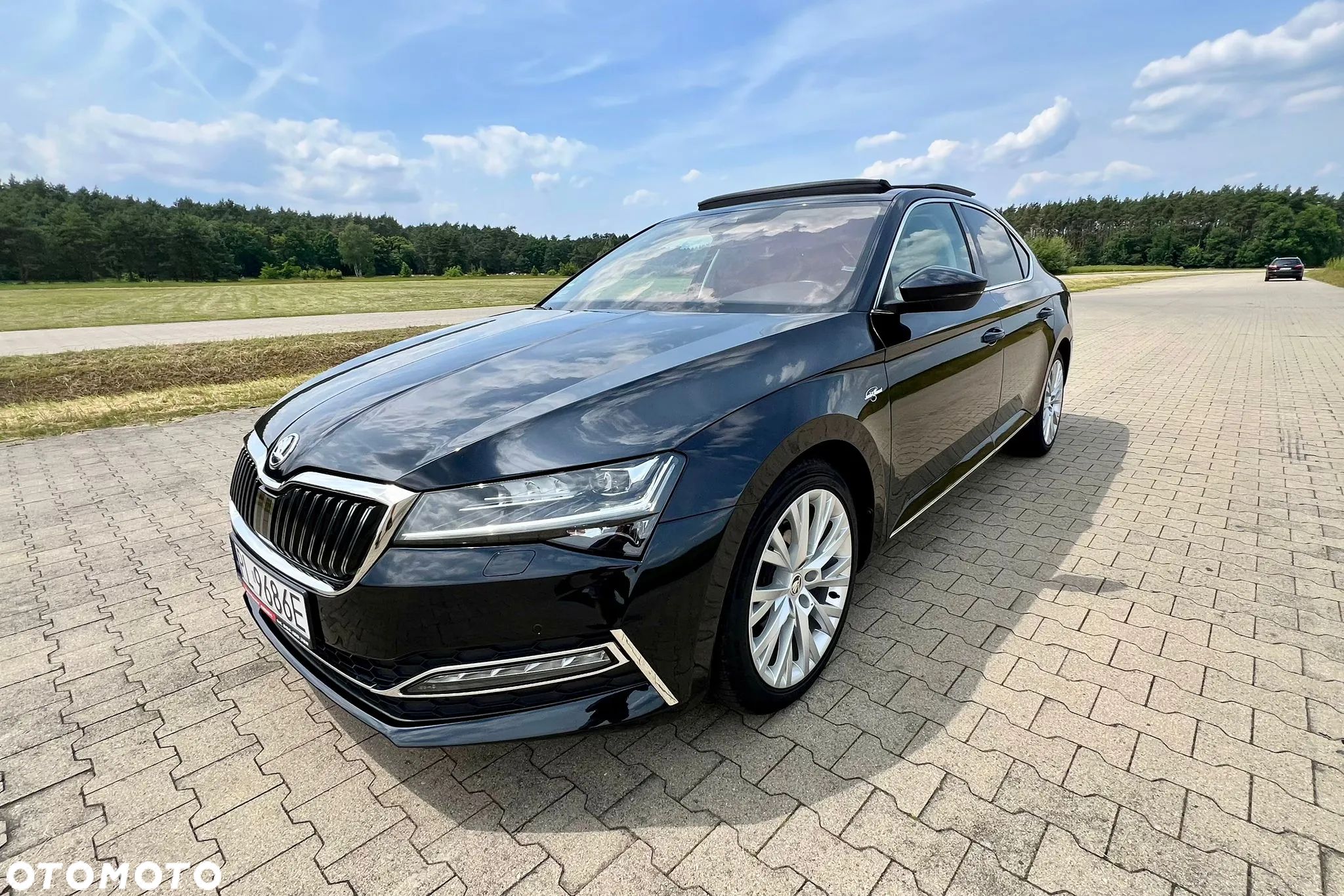 Skoda Superb 2.0 TDI L&K DSG - 1