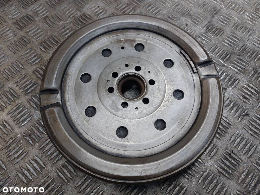 KOŁO DWUMASOWE AUDI A3 8P 2.0 FSI 06F105264C - 4