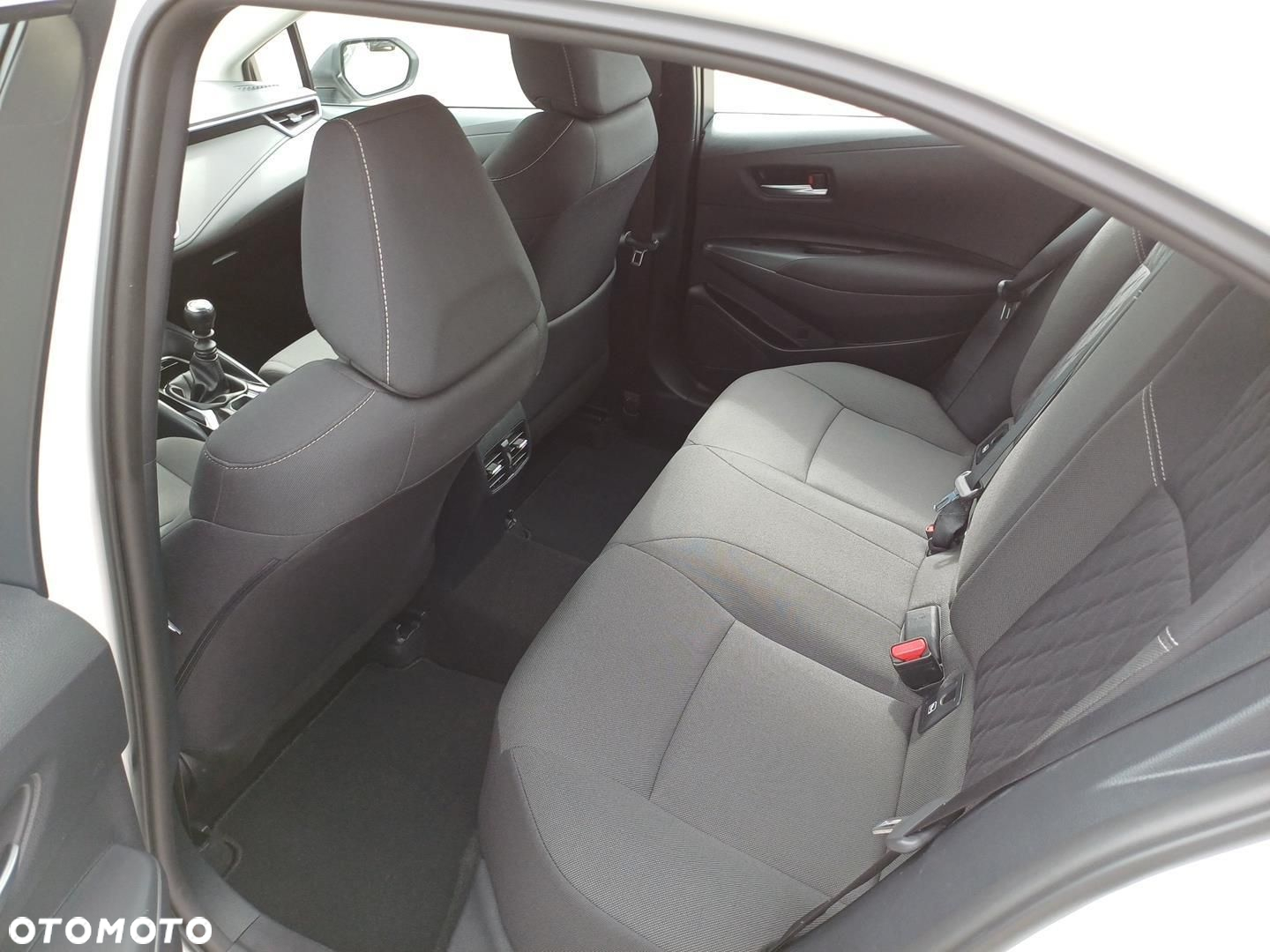 Toyota Corolla - 10