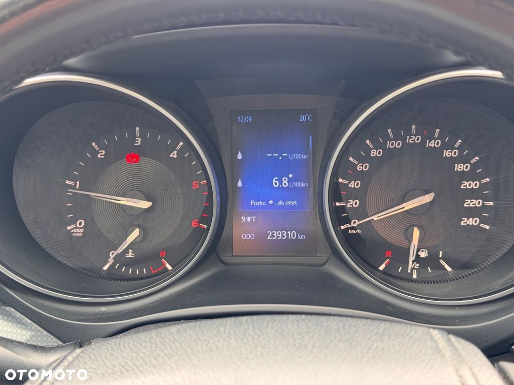 Toyota Avensis 2.0 D-4D Premium - 16