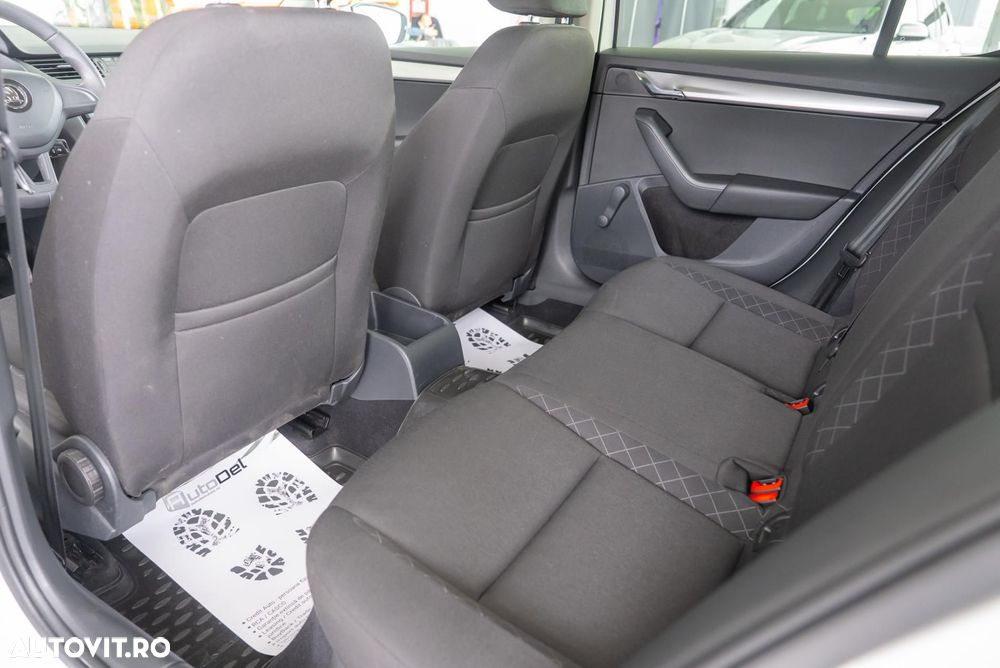 Skoda Octavia 1.6 FSI Automatik Ambiente - 22