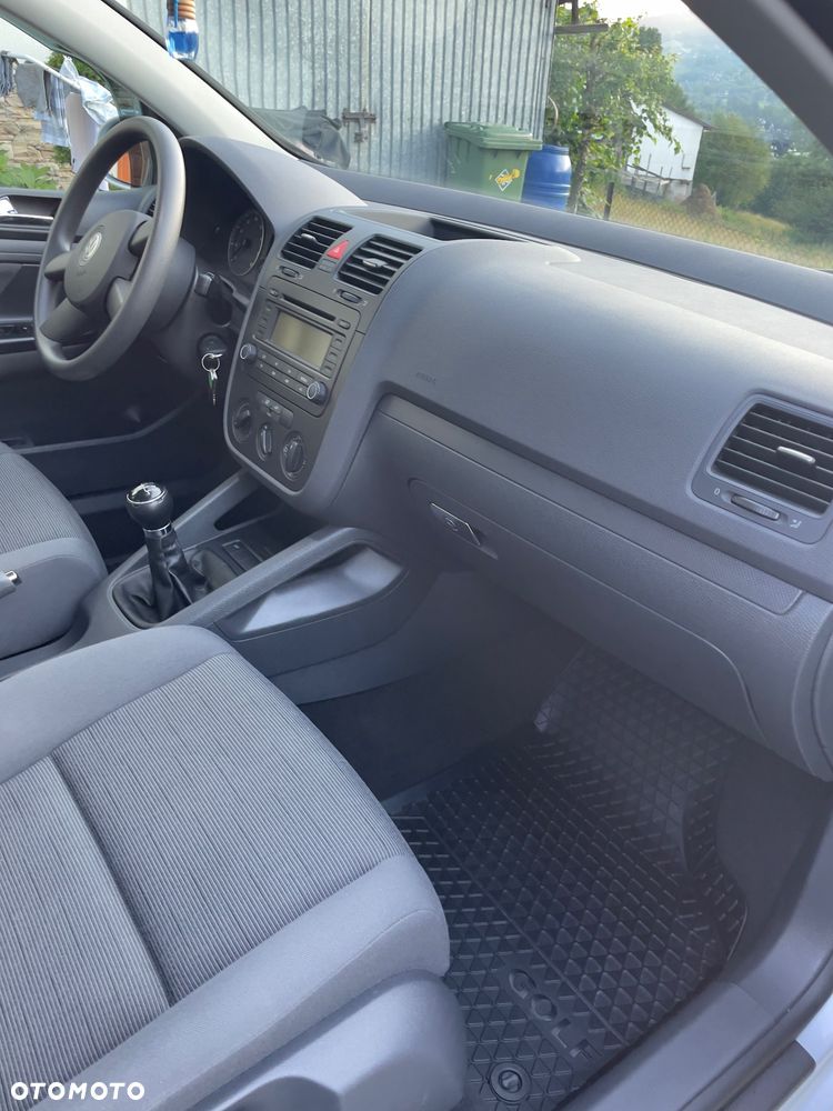 Volkswagen Golf - 27