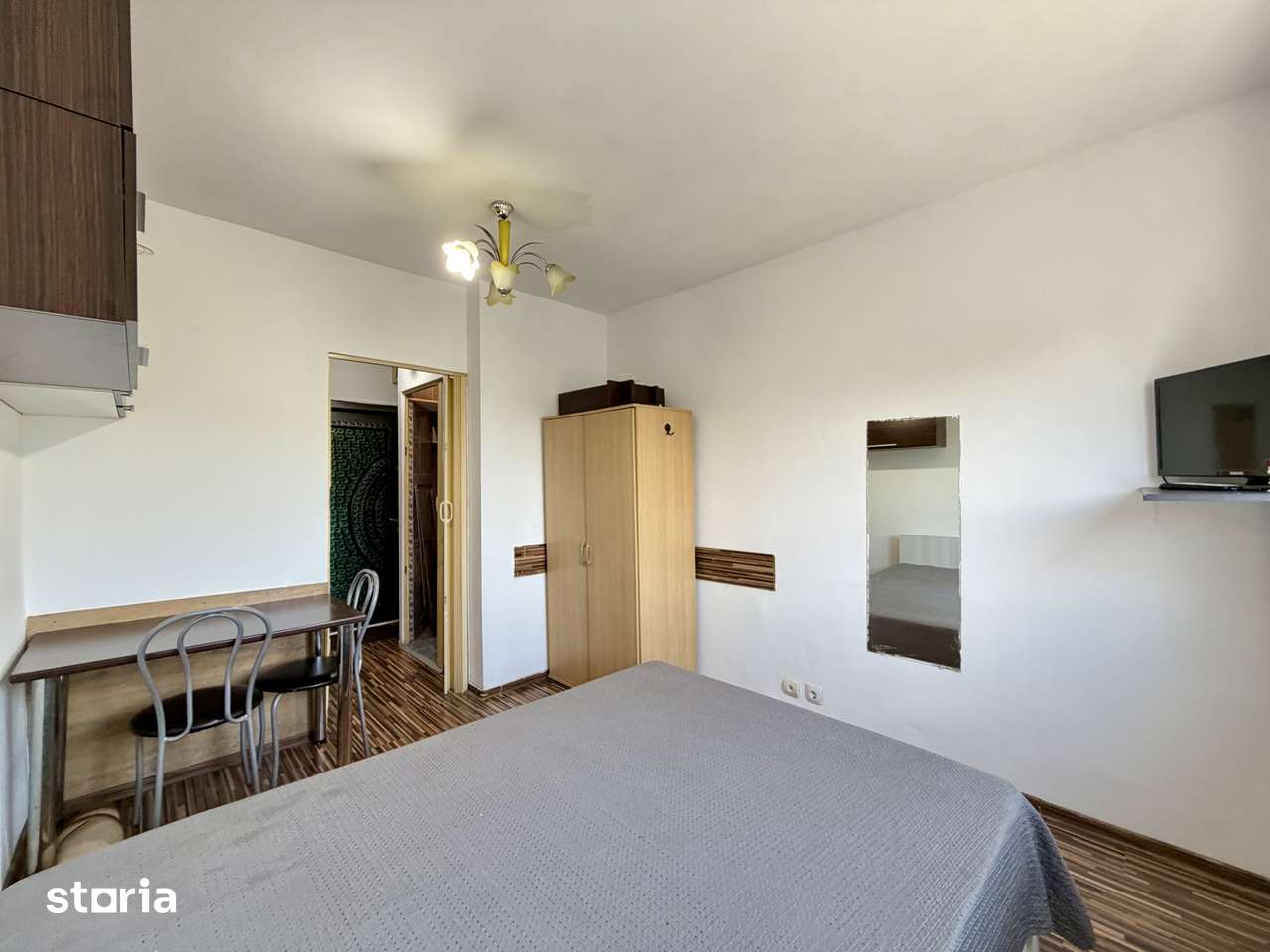 Garsoniera cu 1 camera, 15 mp utili, etaj 4 - Zona Lipovei — fotografia 1