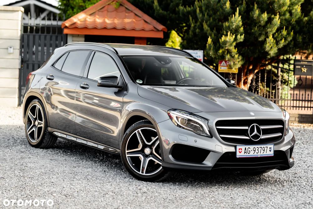 Mercedes-Benz GLA 250 4Matic 7G-DCT AMG Line - 3