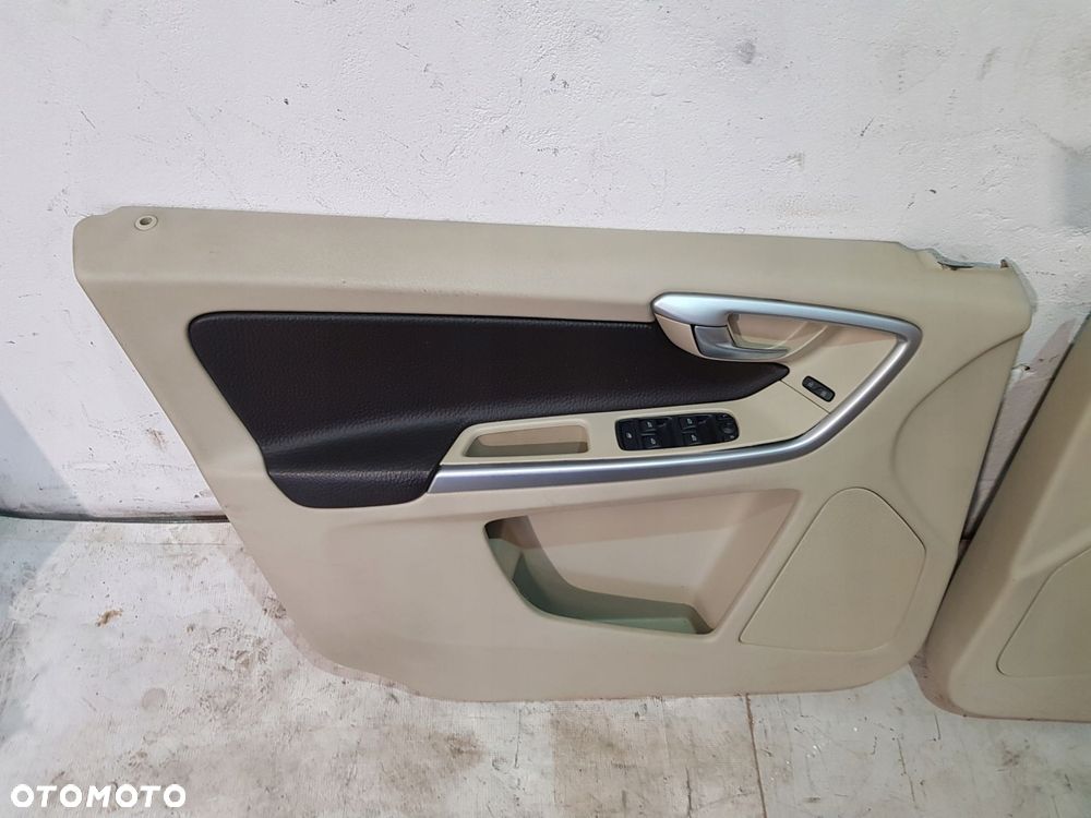 boczki tapicerka drzwi volvo xc60 i 3.2b eu 12r komplet - 3