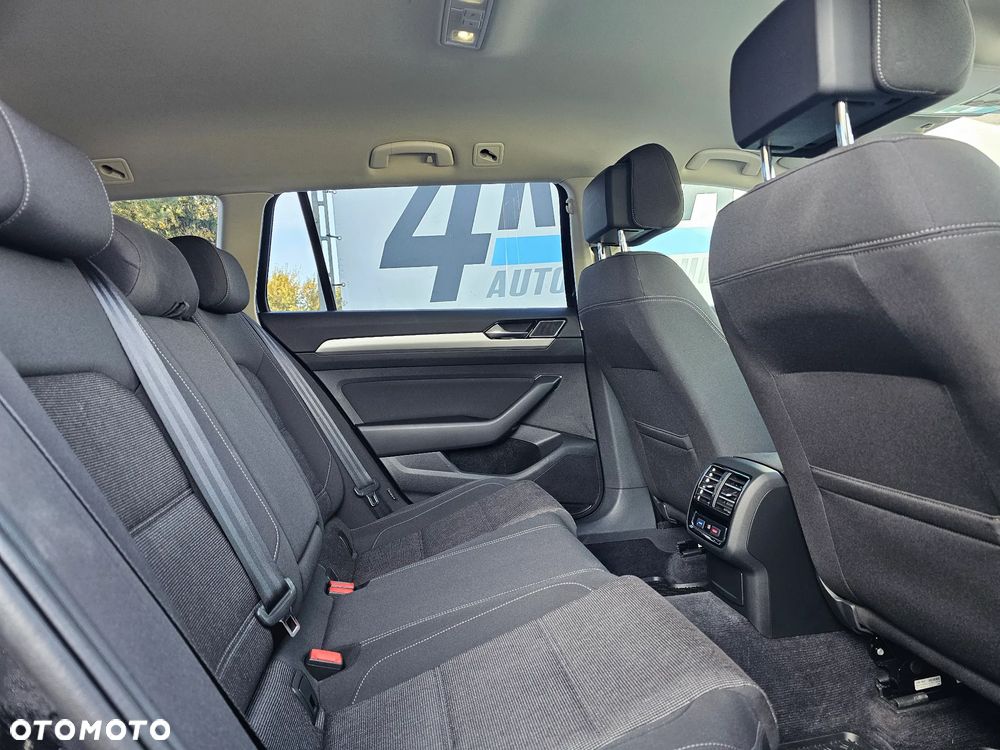 Volkswagen Passat 1.8 TSI BMT Comfortline - 13