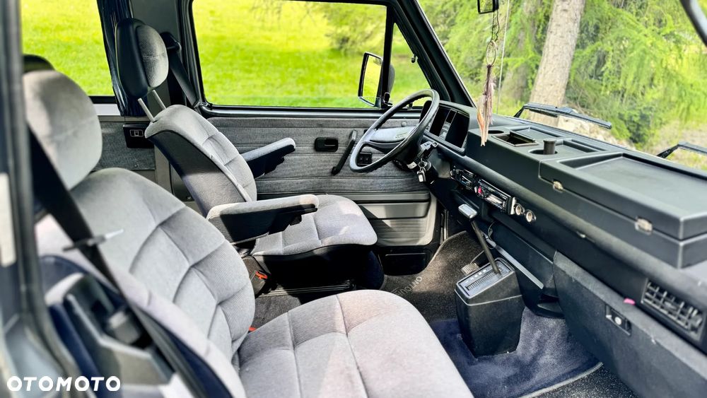 Volkswagen Transporter - 4