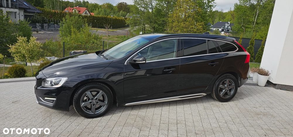 Volvo V60 D4 Momentum - 32