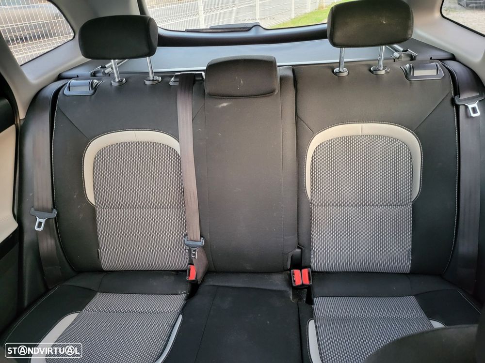 Kia Ceed 1.6 CRDi Prime - 26