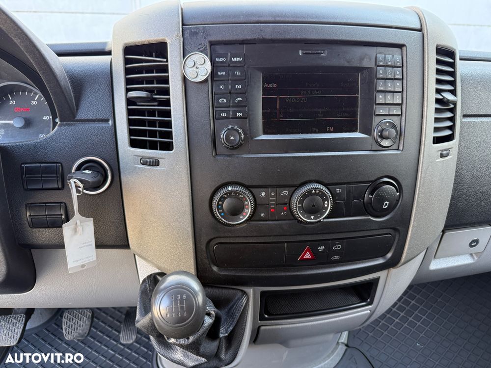 Mercedes-Benz Sprinter - 14