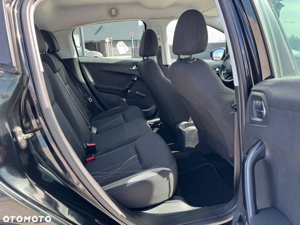 Peugeot 208 1.6 e-HDi Active STT - 12