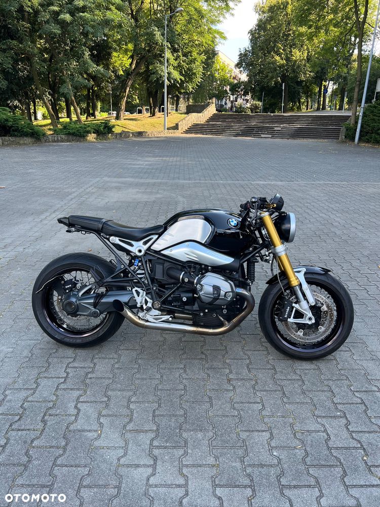 BMW R - 1