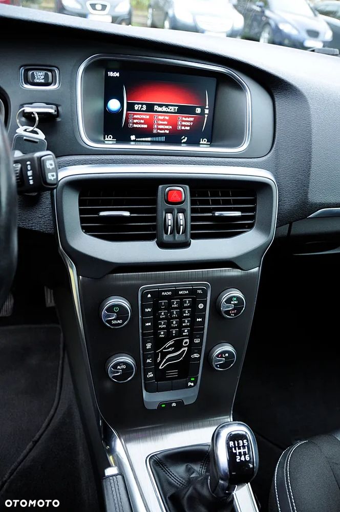 Volvo V40 T3 Momentum - 14