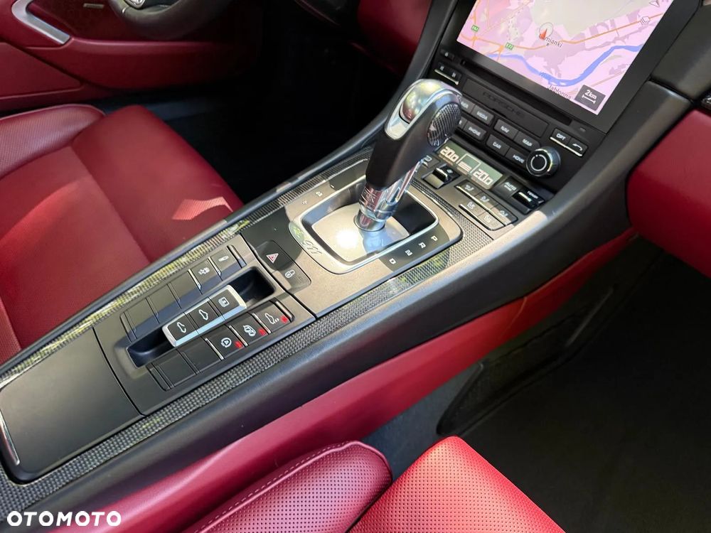 Porsche 911 Carrera 4 GTS PDK - 20