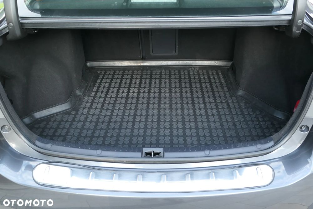 Toyota Avensis 2.0 Prestige MS - 13