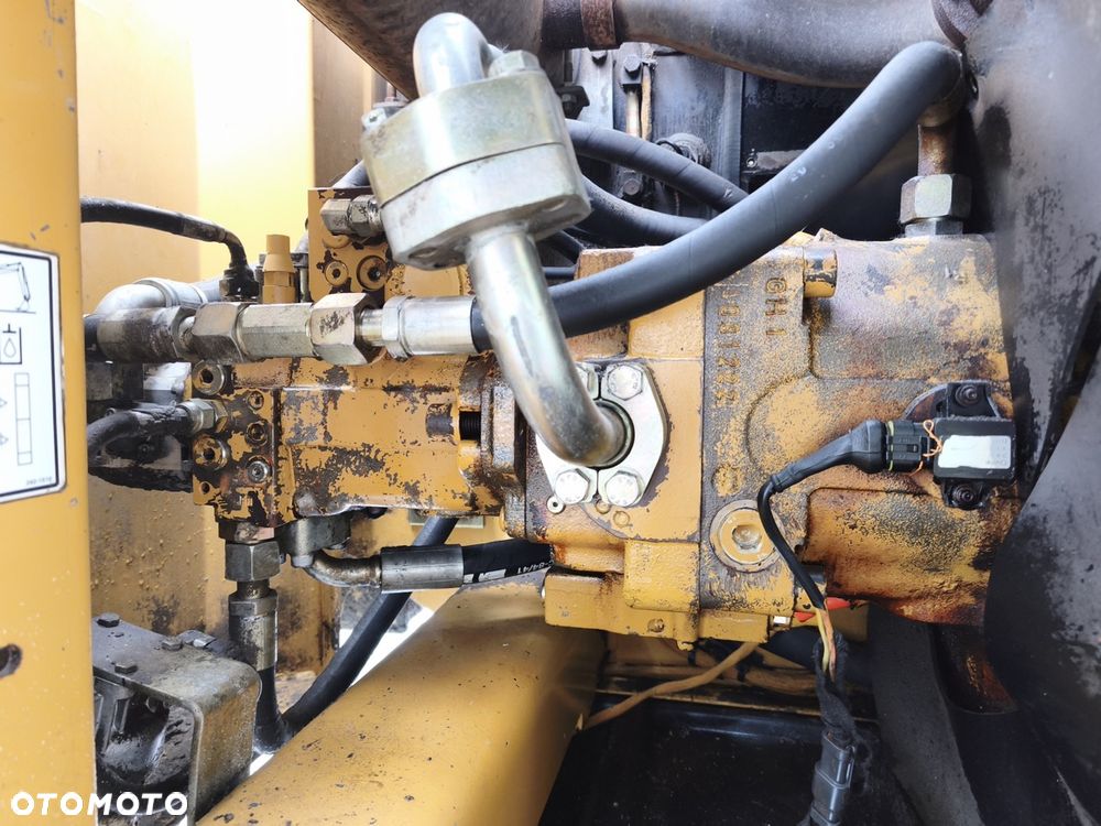 Caterpillar M316C - 11