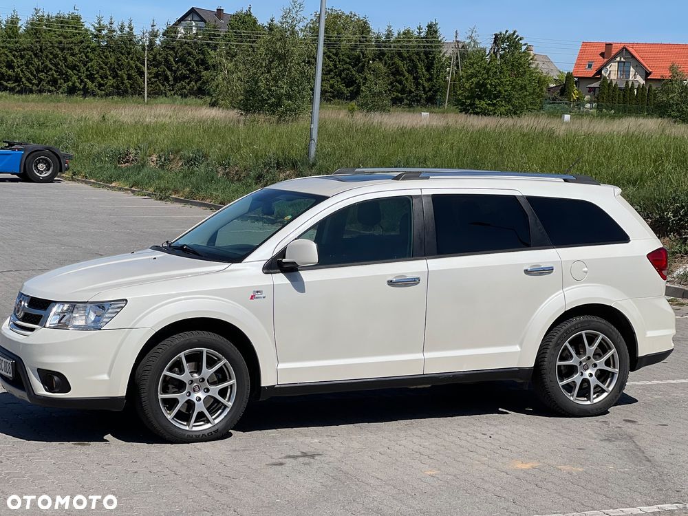 Fiat Freemont 2.0 Multijet Black Code AWD - 4