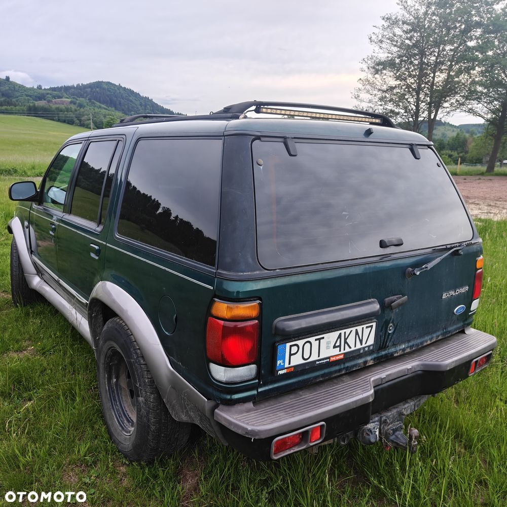Ford Explorer - 4