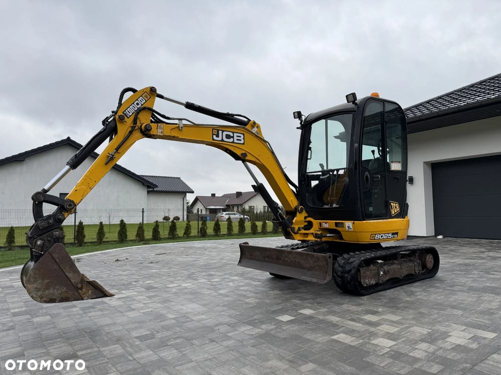 JCB 8025 - 6