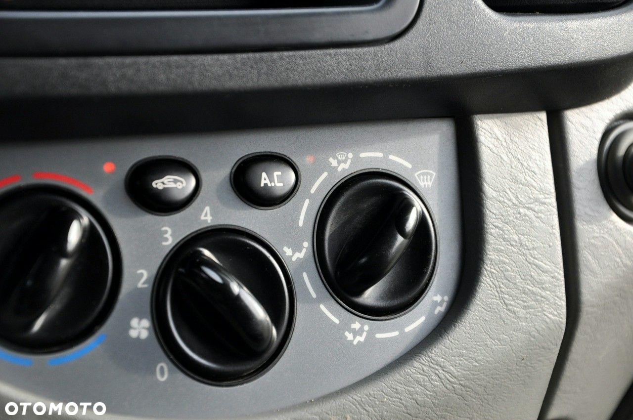 Opel Vivaro - 25