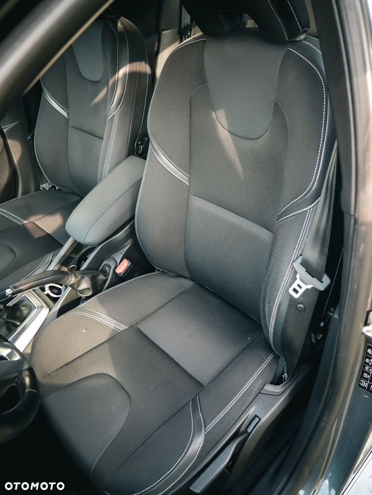 Volvo V40 D4 Summum - 19