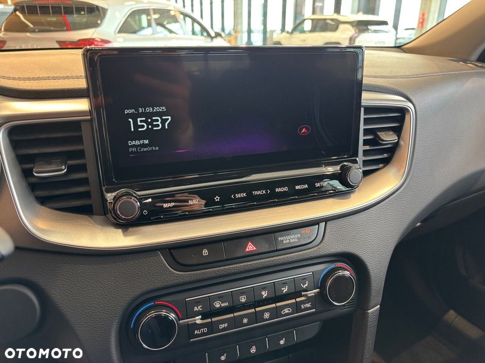 Kia XCeed - 8