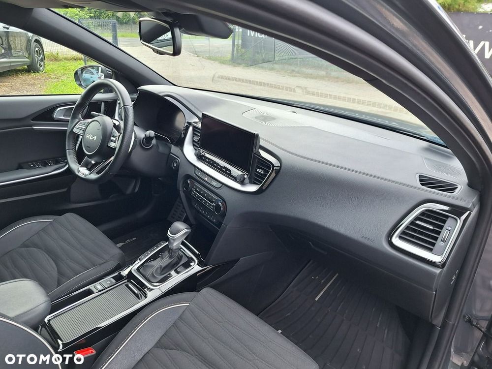 Kia Ceed - 37