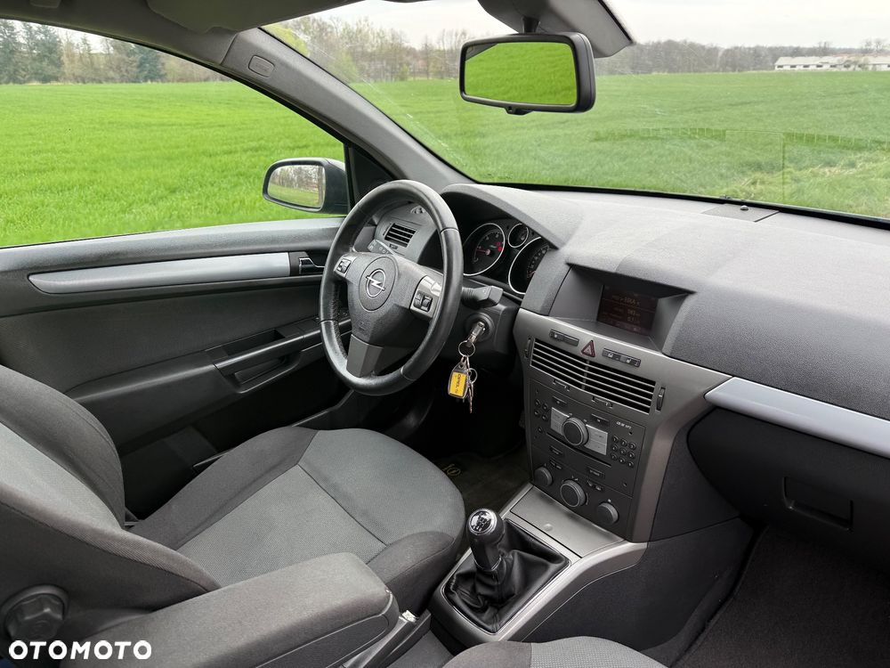 Opel Astra 1.9 CDTI Cosmo - 16