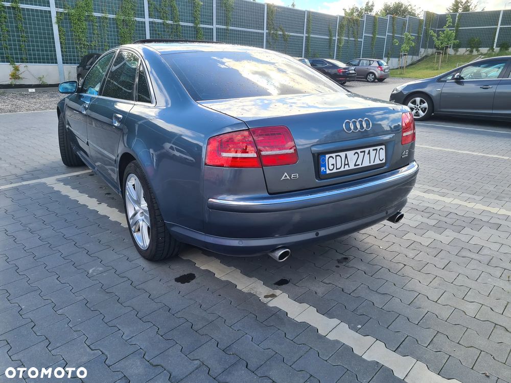 Audi A8 4.2 Quattro - 3