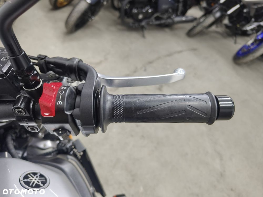 Yamaha XSR - 16