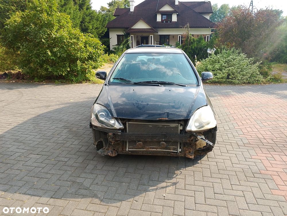 Honda Civic VII FL (04-06r.) 1.4 B 89KM. Silnik D14Z6 Skrzynia.Cały na części. GWARANCJA !!! Przód Tył Zestaw Komplet Drzwi Klapa Zderzak Błotnik Maska Grill Atrapa Szyba Pas Lampa Lusterko Boczki Fotel Kanapa Kokpit Deska Rozdzielcza Przełącznik Włącznik Sterownik Przewody Wiązka Instalacja Moduł Komputer Czujnik Listwa Pompa Alternator Wtryski Głowica Rozrusznik Kompresor Sprzęgło Dwumas Silnik Skrzynia ABS Klimatyzacji Paliwa Wspomagania Kolektor Turbina Przepustnica Zawór Chłodnica Koło Hak Belka Sanki Zawieszenie Mcpherson Półoś Amortyzator Wydech Tłumik Zacisk Most - 2