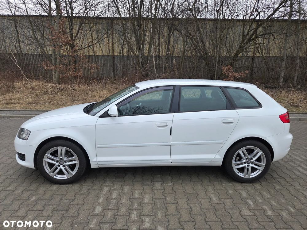 Audi A3 Sportback 1.6 Attraction - 4