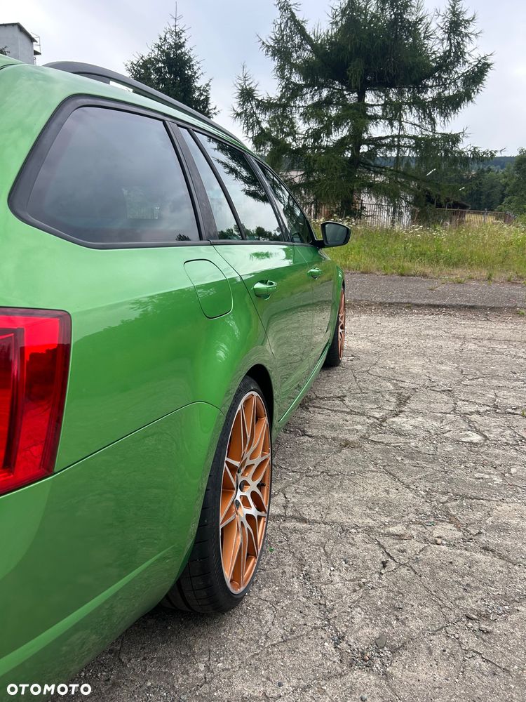 Skoda Octavia 2.0 TDI RS - 6
