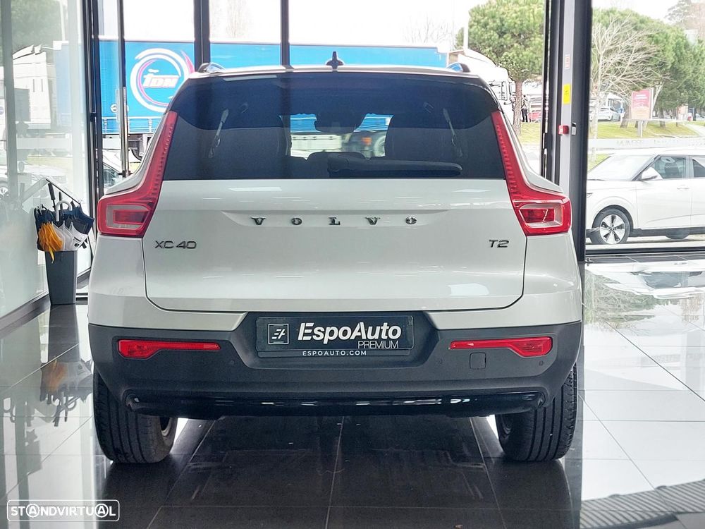 Volvo XC 40 1.5 T2 Momentum Plus - 6