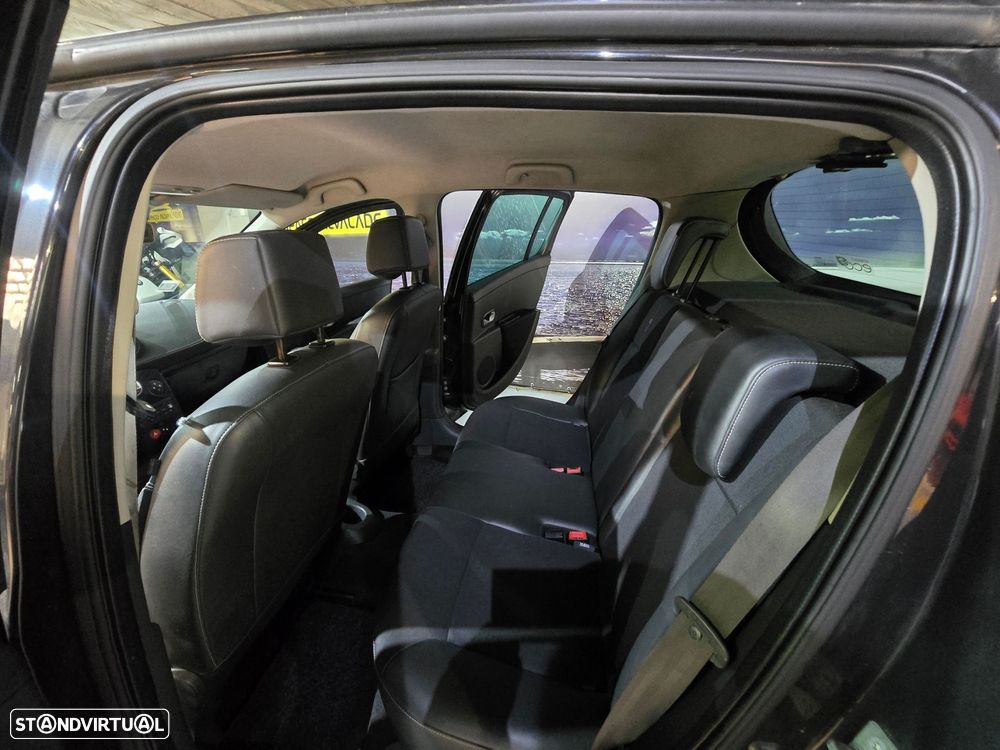 Renault Clio 1.2 16V Confort - 8