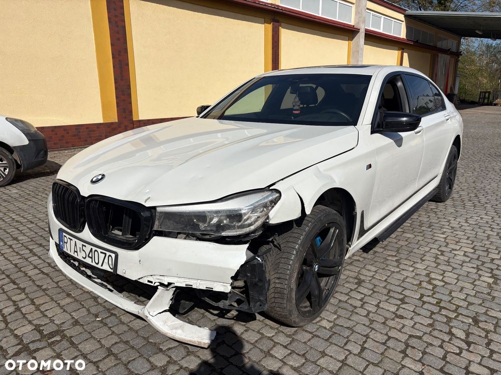 BMW Seria 7 740Li - 40
