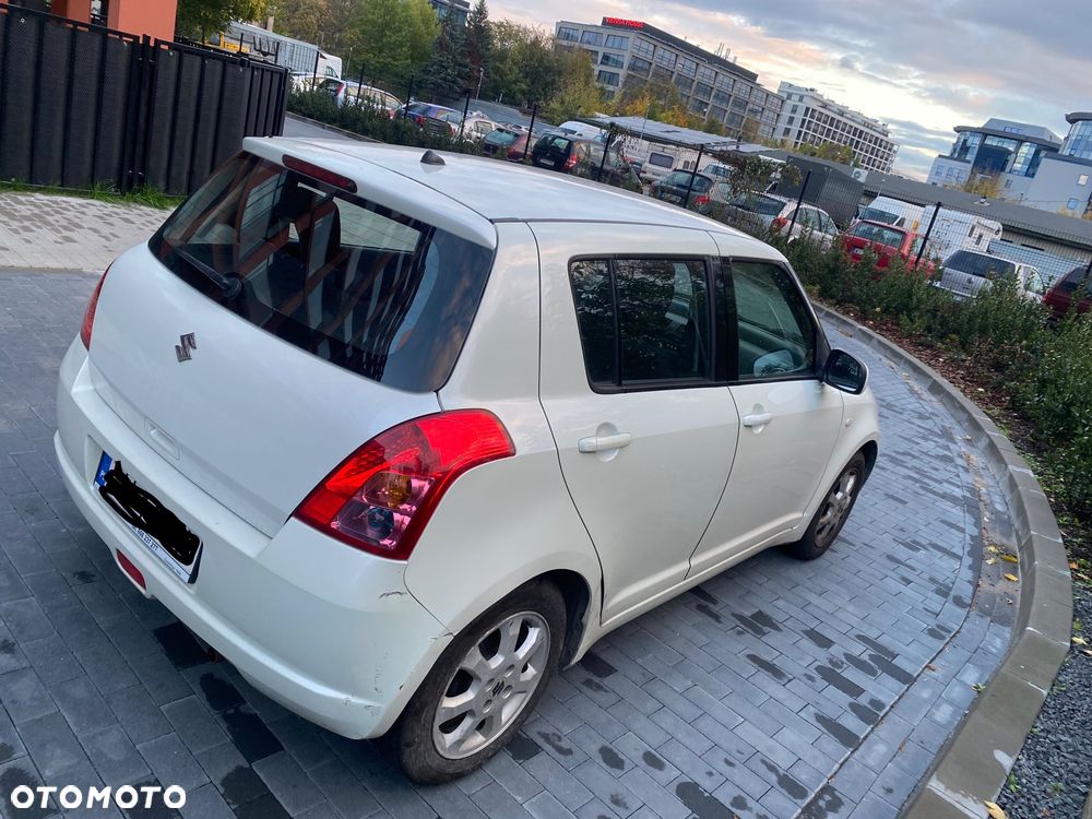 Suzuki Swift 2007 photo 4