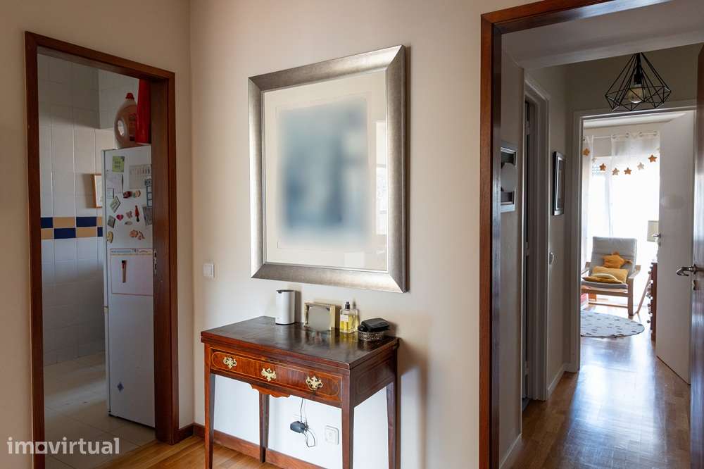 Apartamento T2 luminoso, com vista sobre Monsanto, pronto a habitar - Grande imagem: 4/18