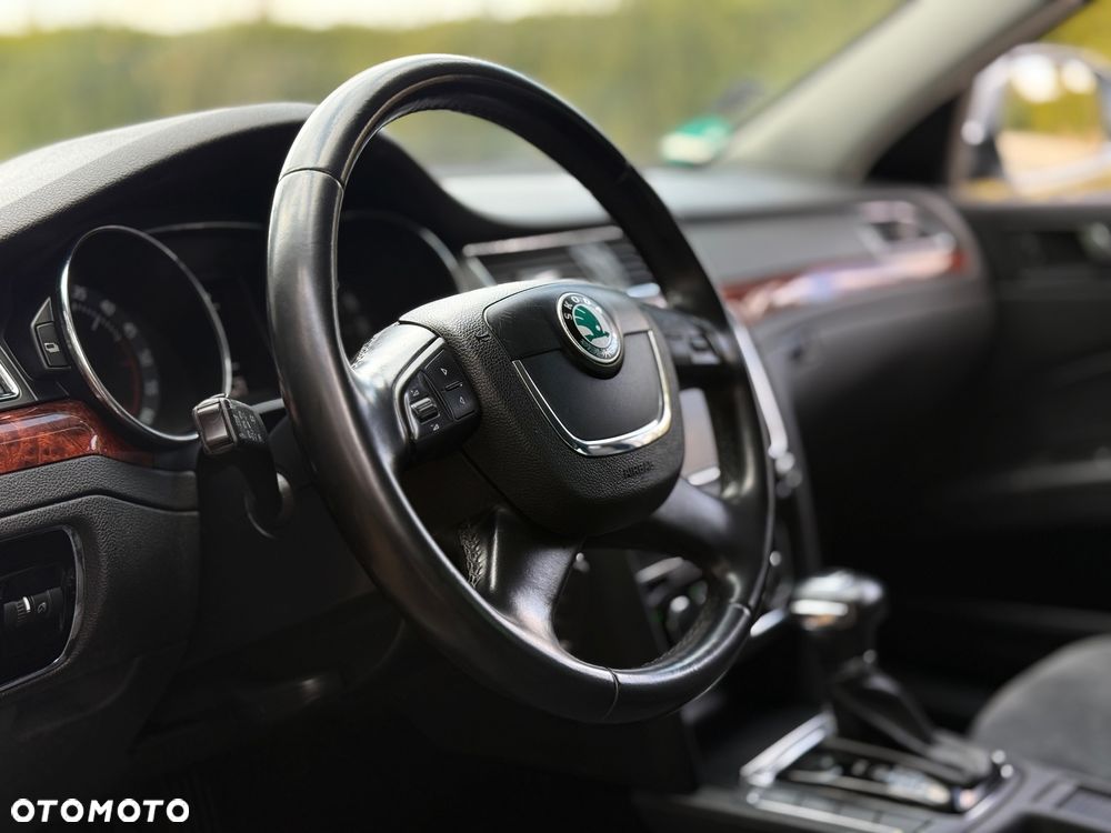 Skoda Superb 2.0 TDI Green tec DSG Elegance - 8