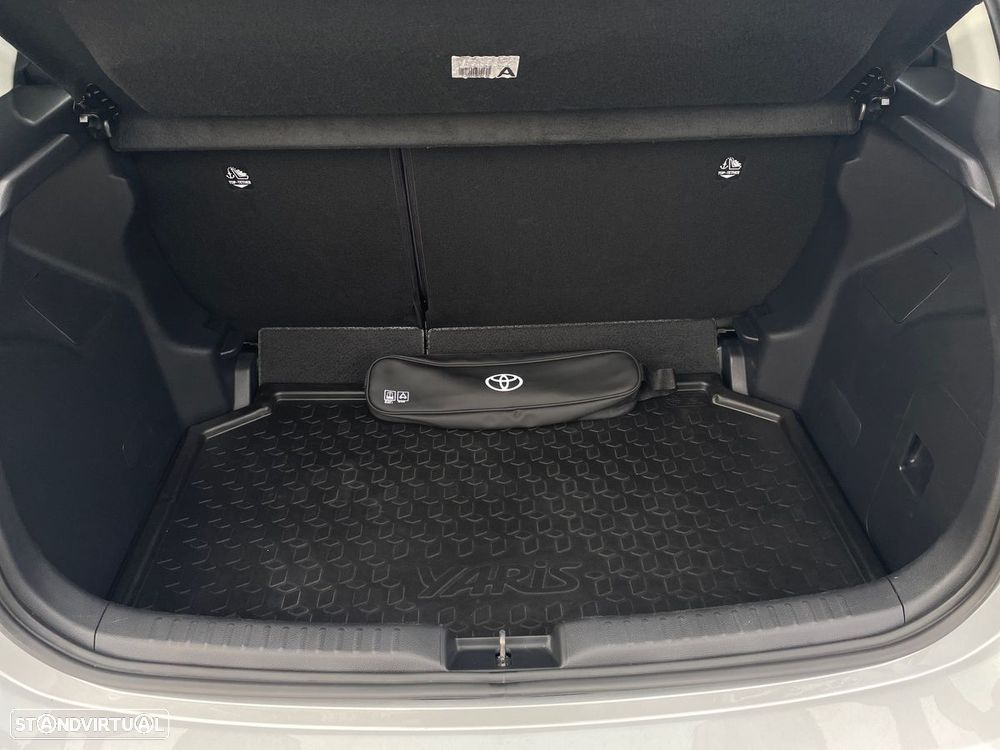 Toyota Yaris - 10